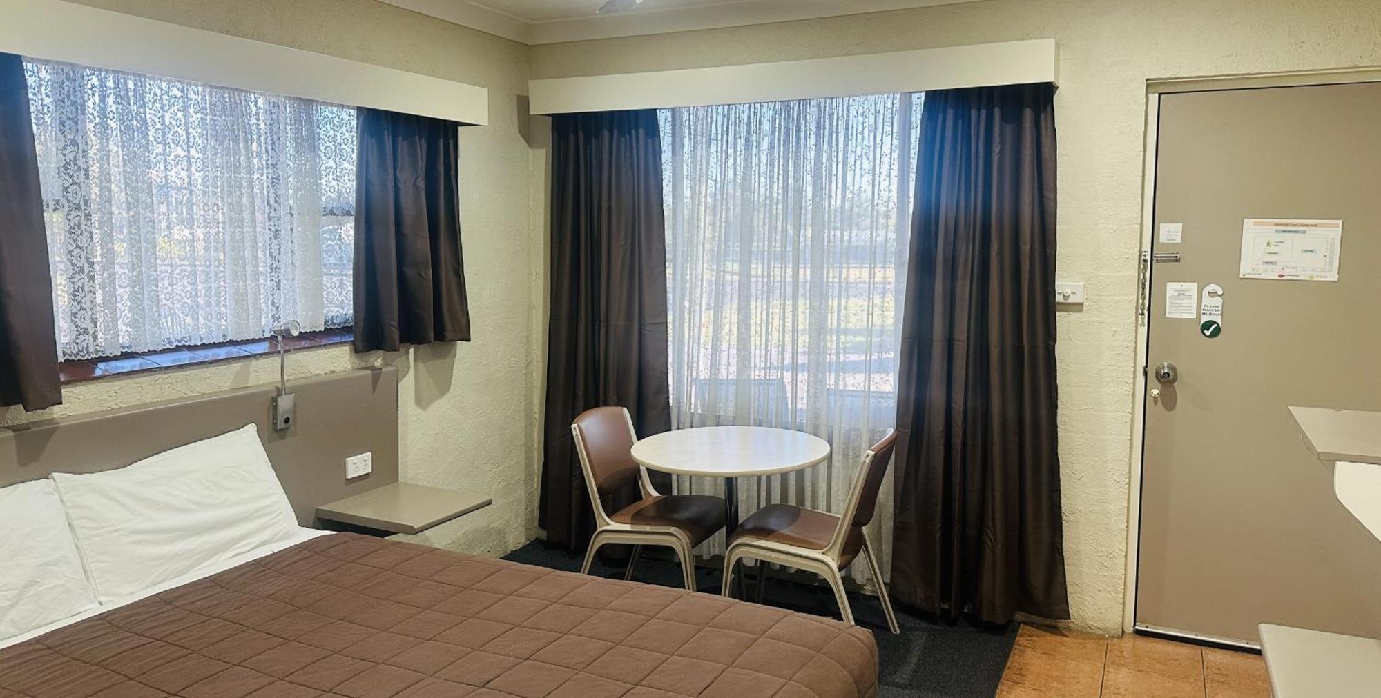 Sapphire City Motor Inn Inverell Ngoại thất bức ảnh